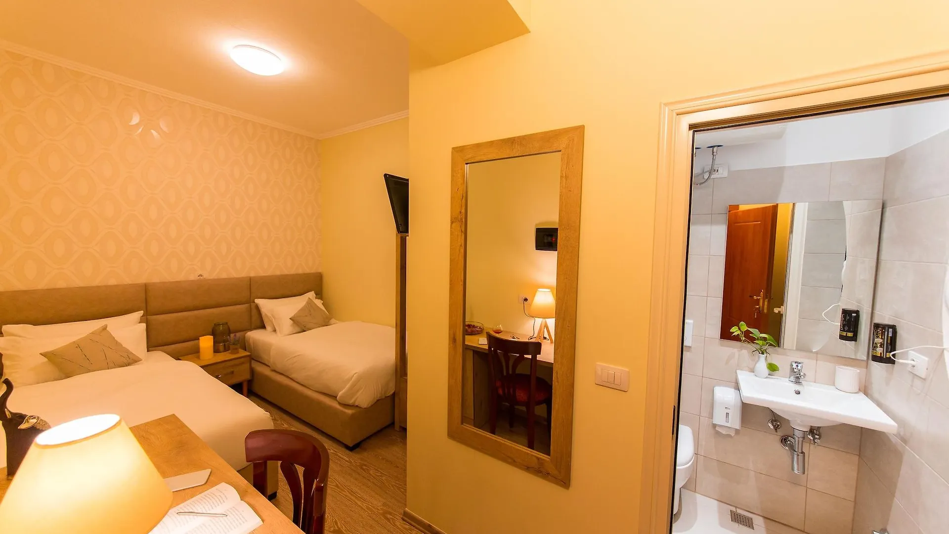 Hotel Baron Tirana