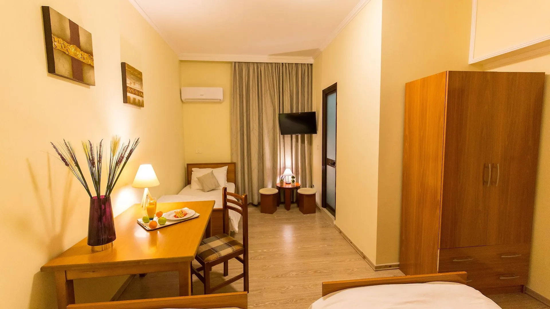 Hotel Baron Tirana