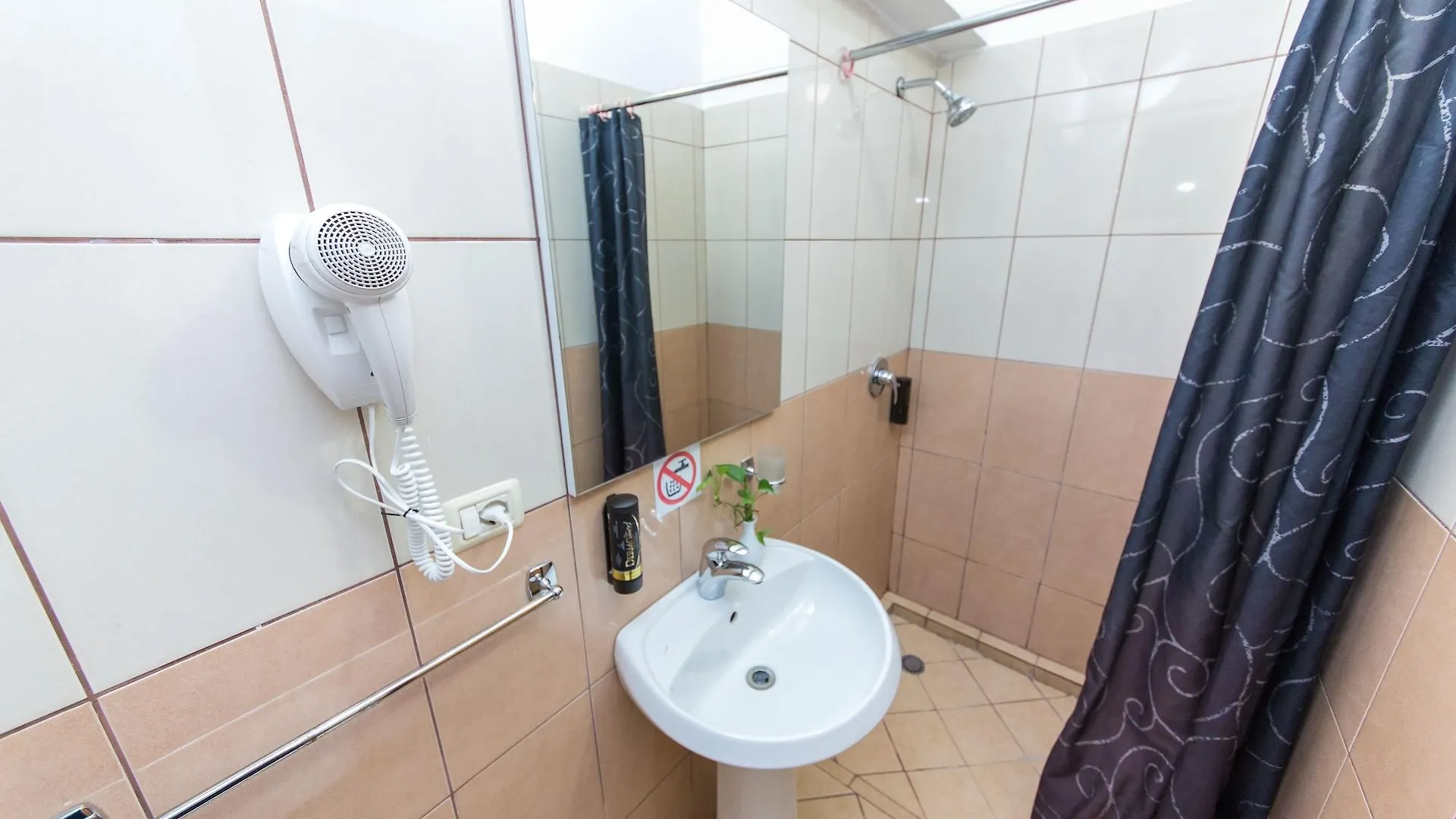 Hotel Baron Tirana