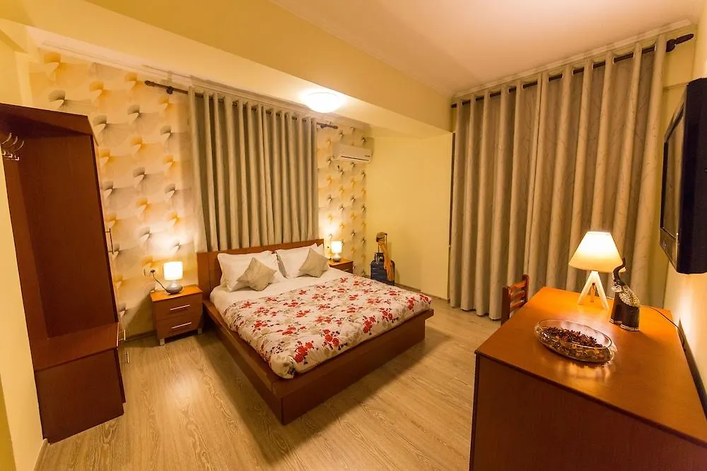Hotel Baron Tirana 3*,  Albania