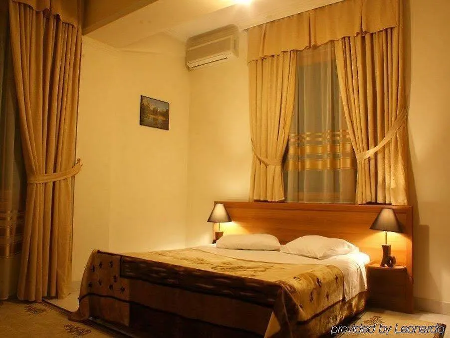 Hotel Baron Tirana